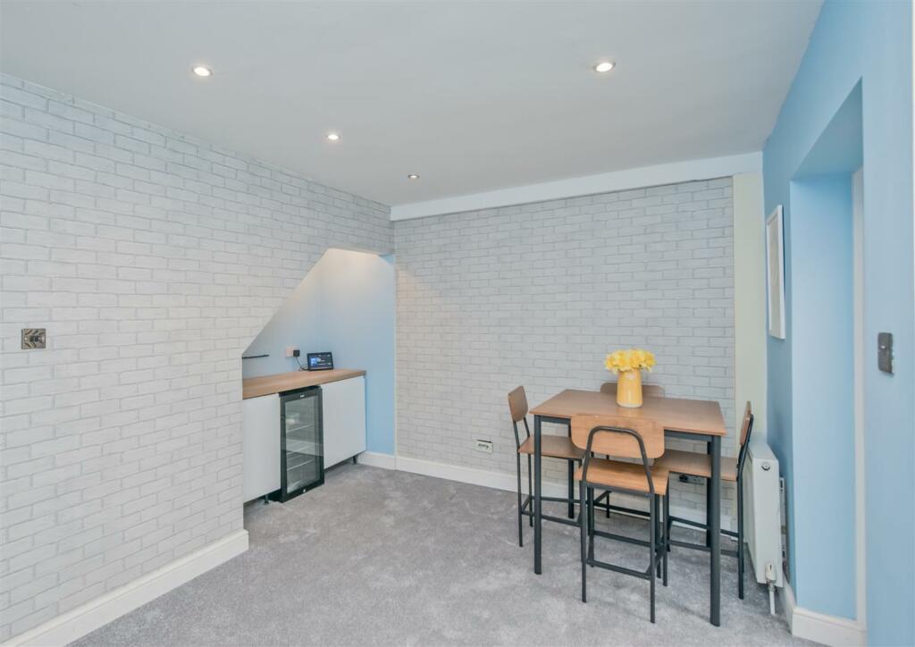 Dining Room:
