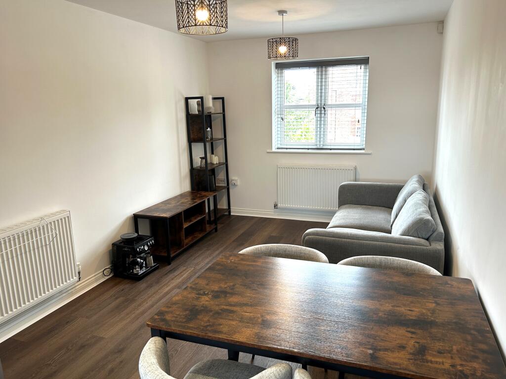 Lounge T202508061236.jpg