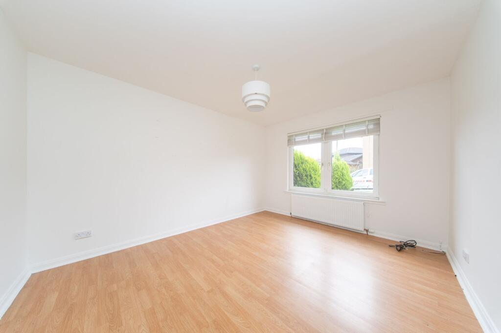 Dining Room / Bedroom 4