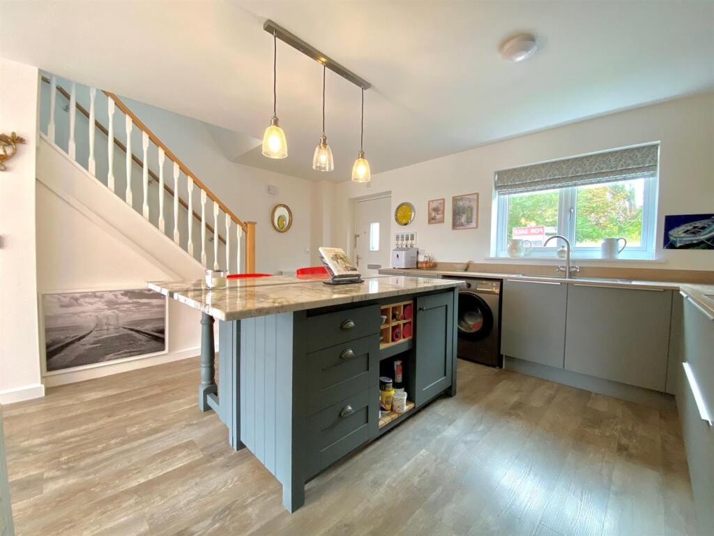 kitchen b.jpg