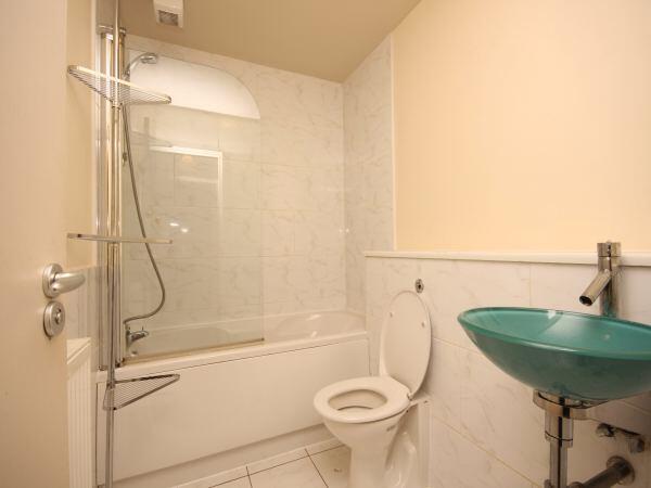 Photograph 7