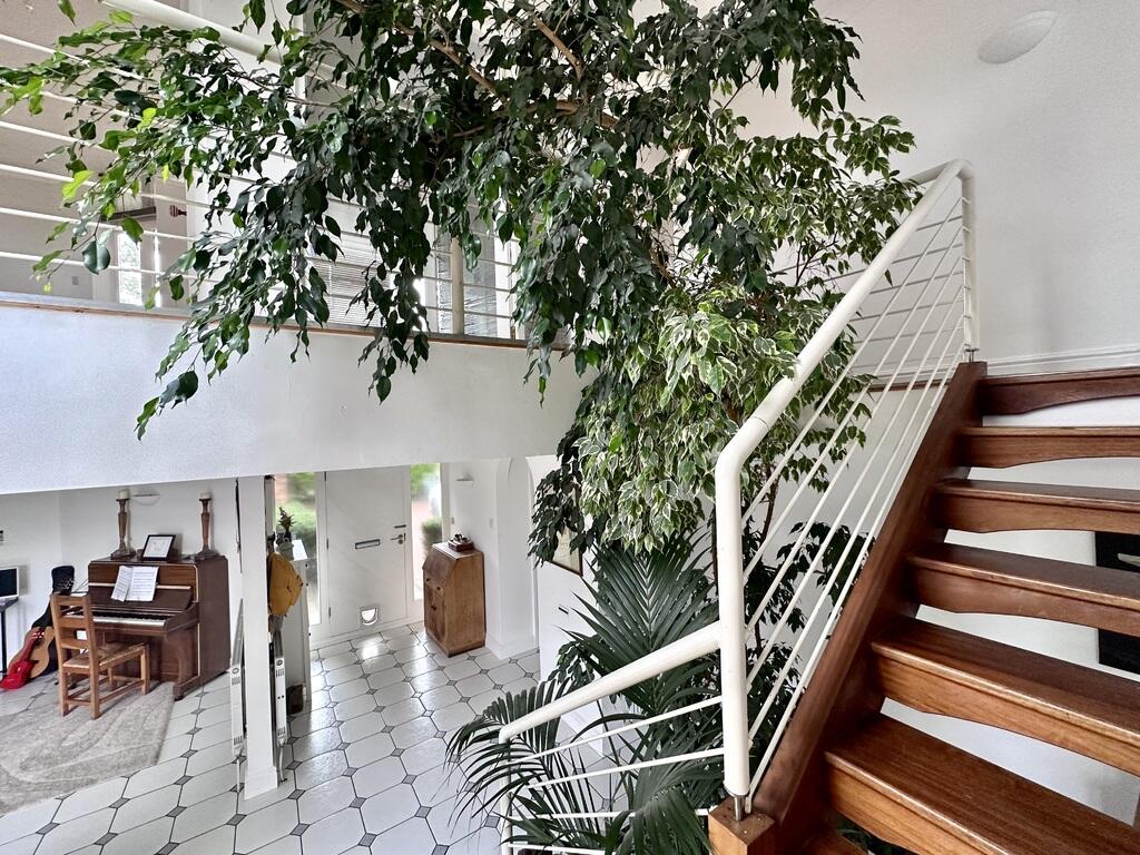 hall 2