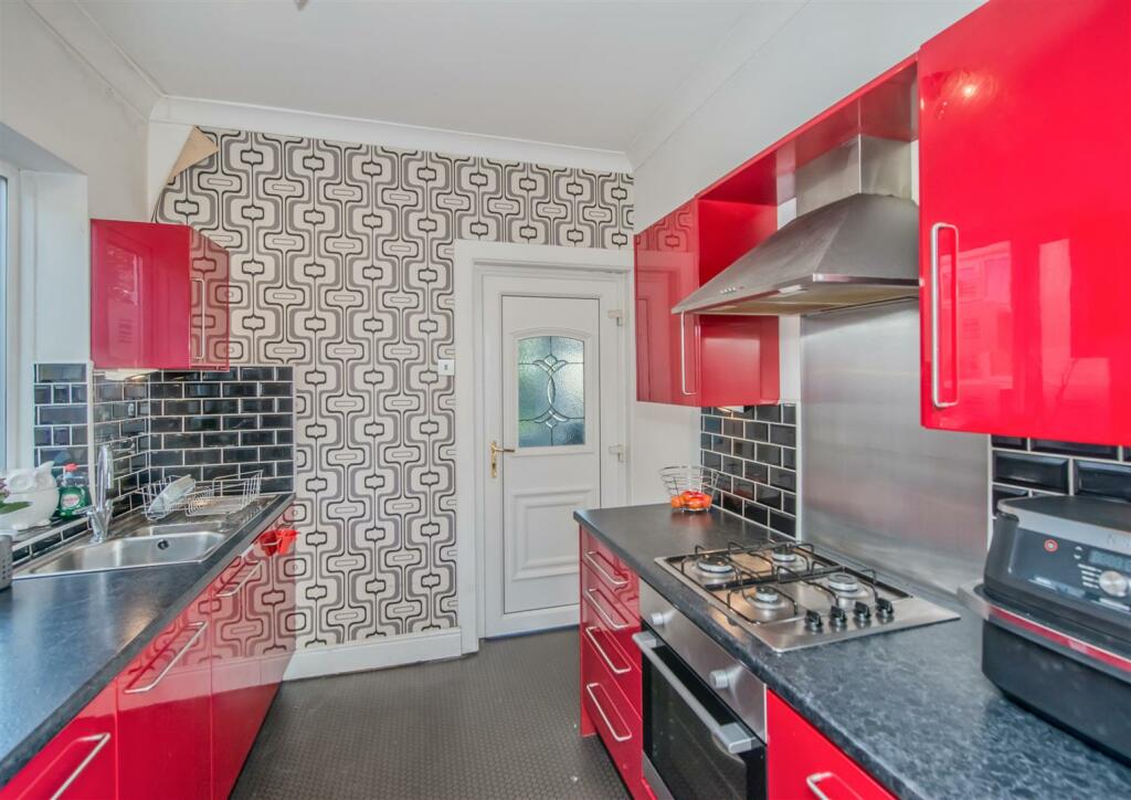 Fitted Kitchen: