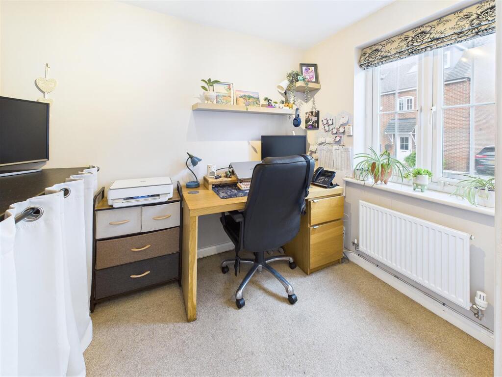 Sunderland Close, Church Gresley (1).jpg