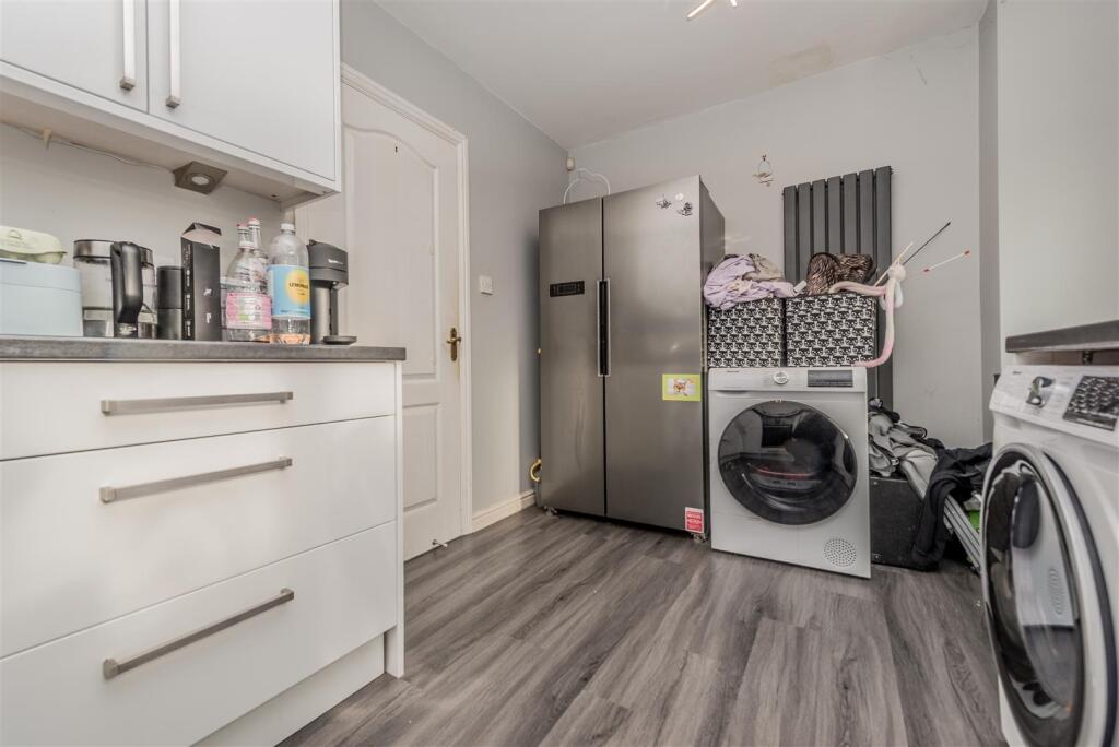 Fitted Dining Kitchen: