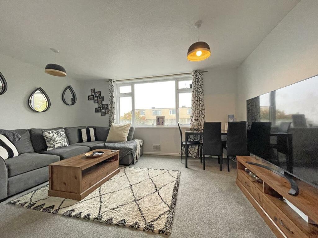 Dieppe Close 23 Lounge.jpg