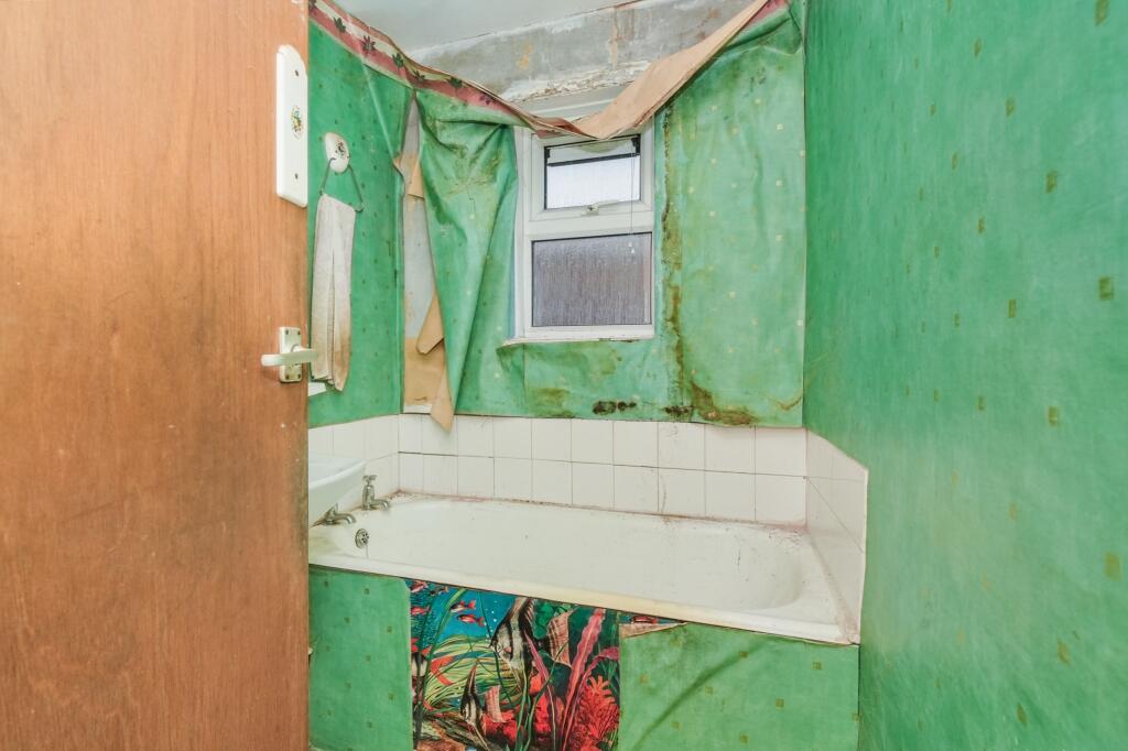 48 Cambridge Street, Preston, Lancashire, PR1 7XA