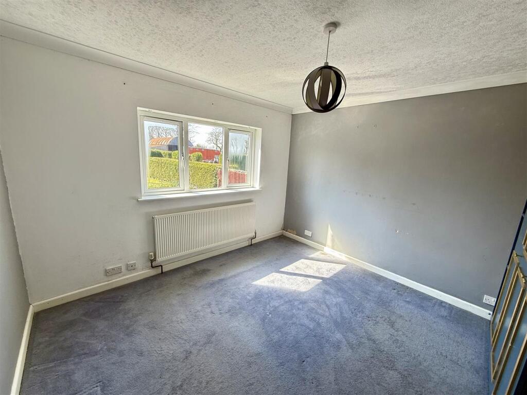 Front double bedroom 1