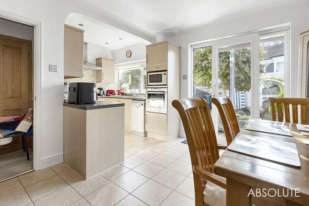 Dining Room to kitchen
