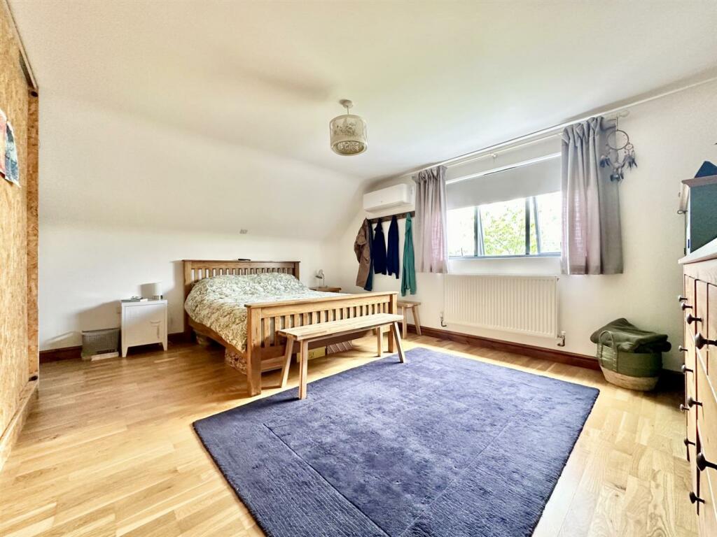 Bedroom1.jpg