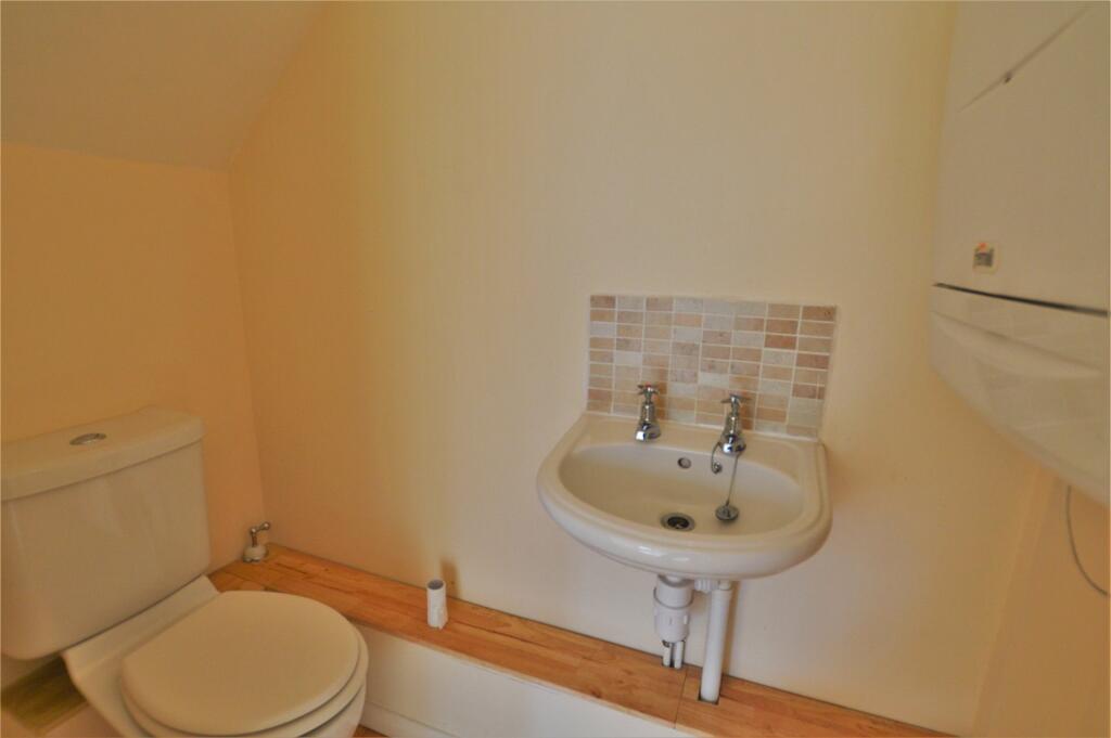 Cloakroom/Ensuite