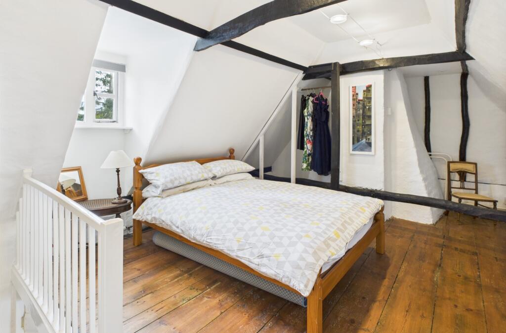 CAM02519G0-PR0293-STILL004