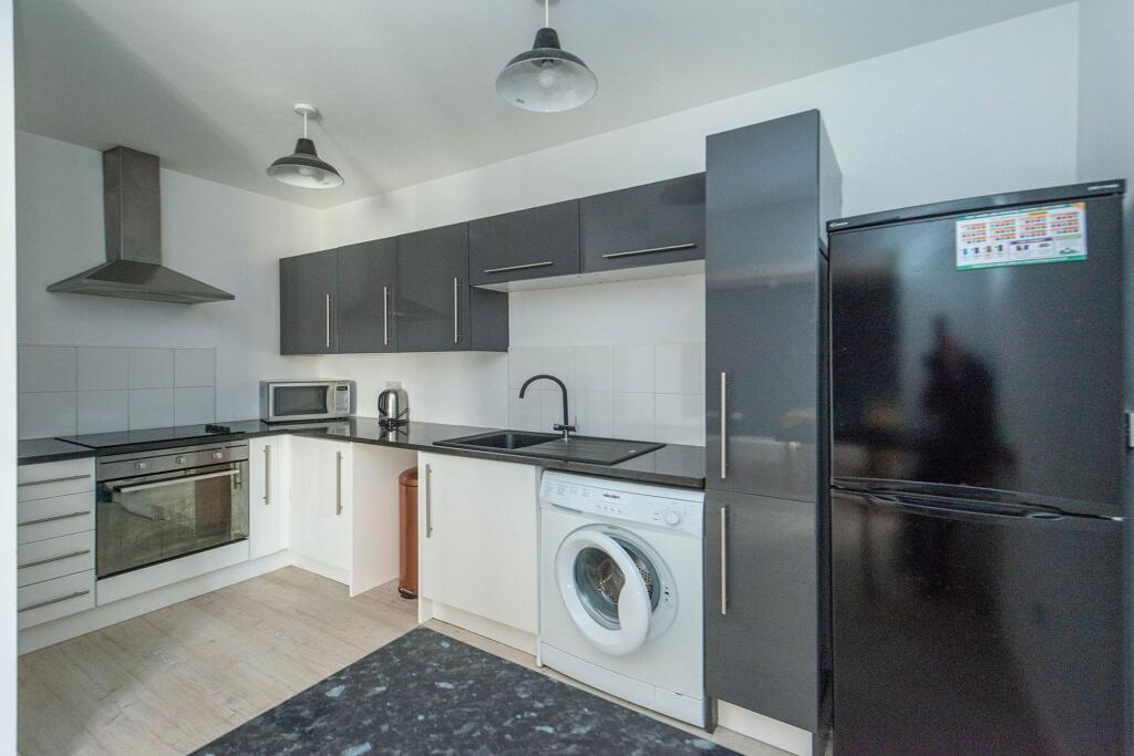 KITCHEN DINER AND LOUNGE