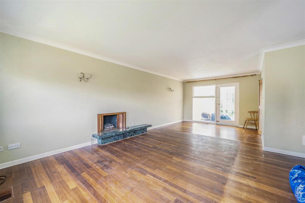 2 Pigeon Hill, Tiffield