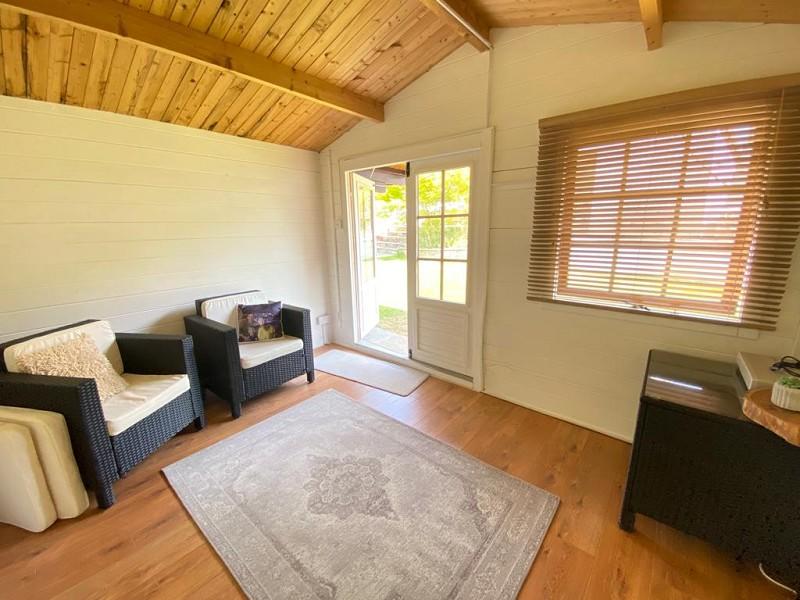Detached Log Cabin