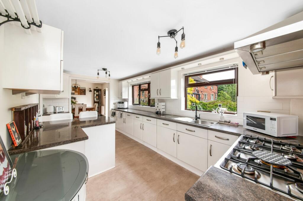 BREAKFAST KITCHEN