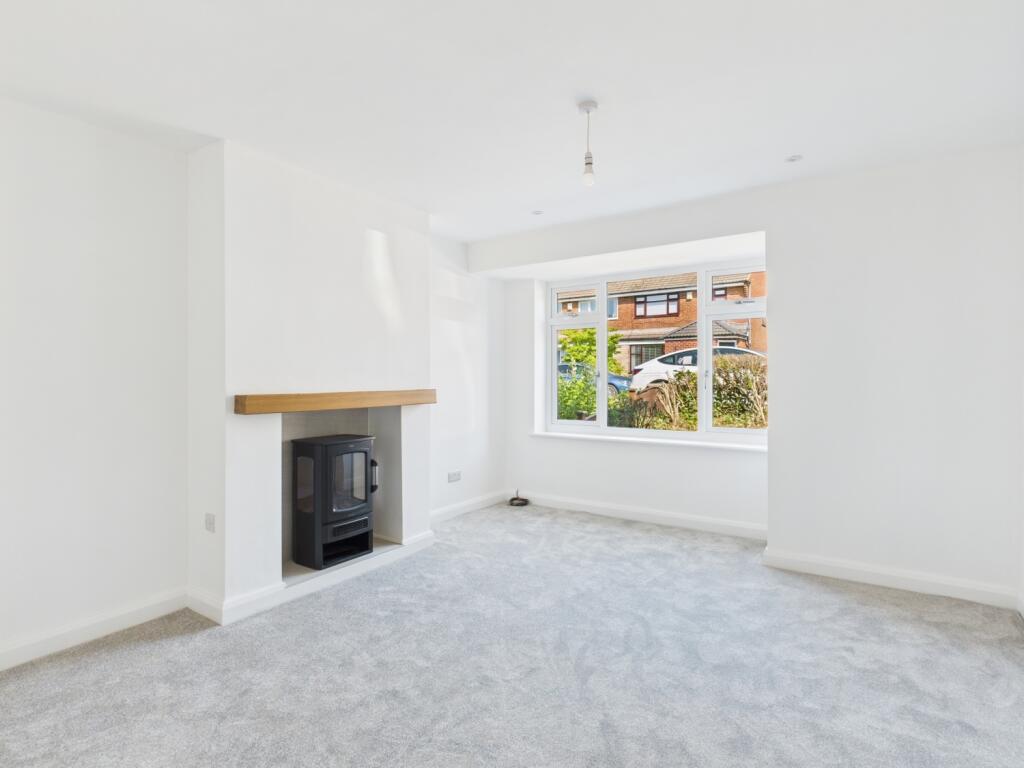 CAM03729G0-PR0072-STILL017