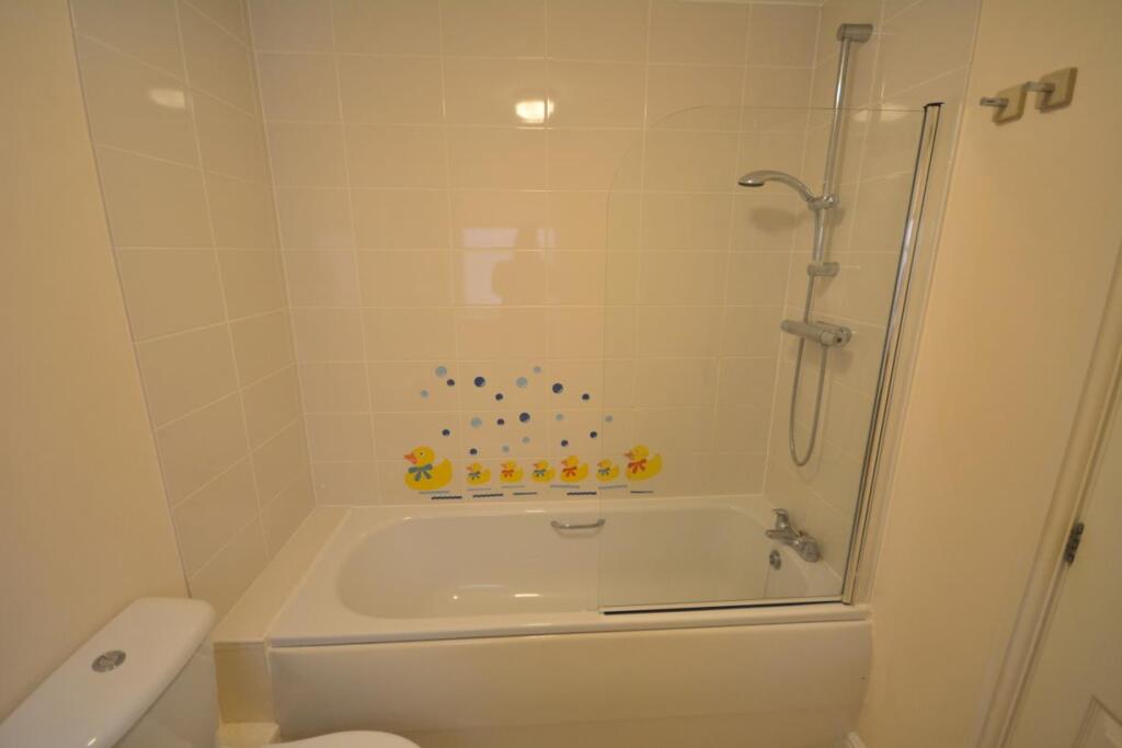 bathroom2.jpg