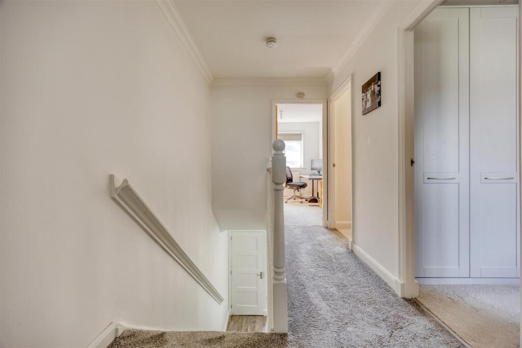 50_ST_COLUMBA_DRIVE_KIRKINTILLOCH_025.JPEG