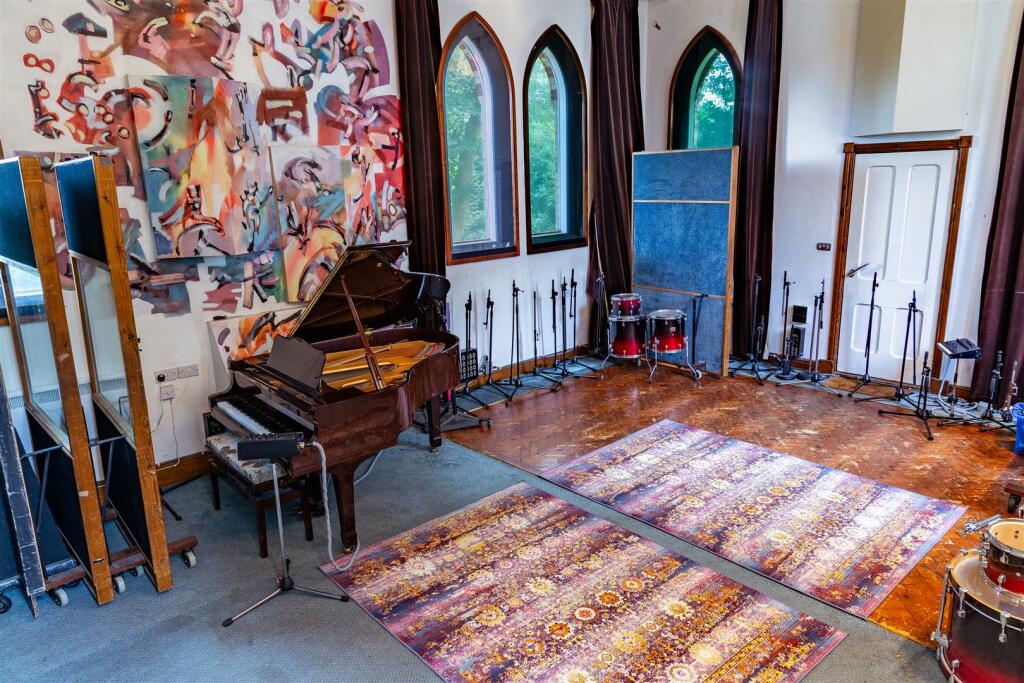Live Room