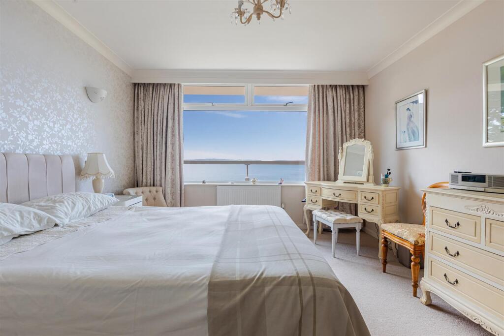 A18 - A Imperial Court, Flat D, Torquay - 250514.j