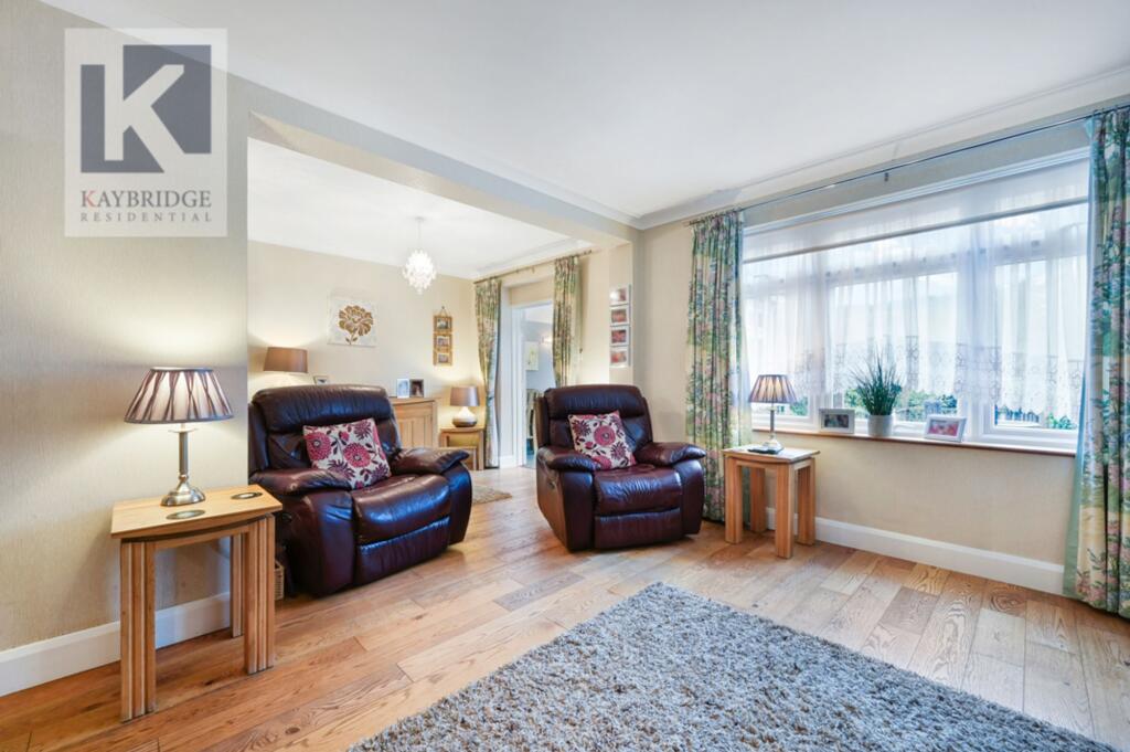 Elmcroft Drive, Chessington - KT9 1DY