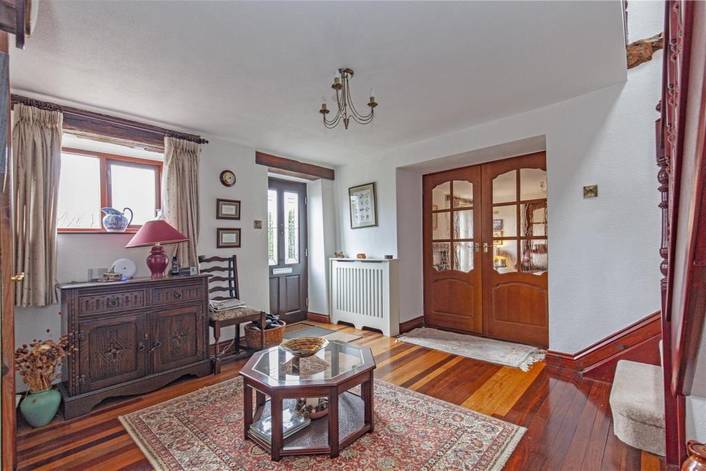 Entrance Hall-2.jpg
