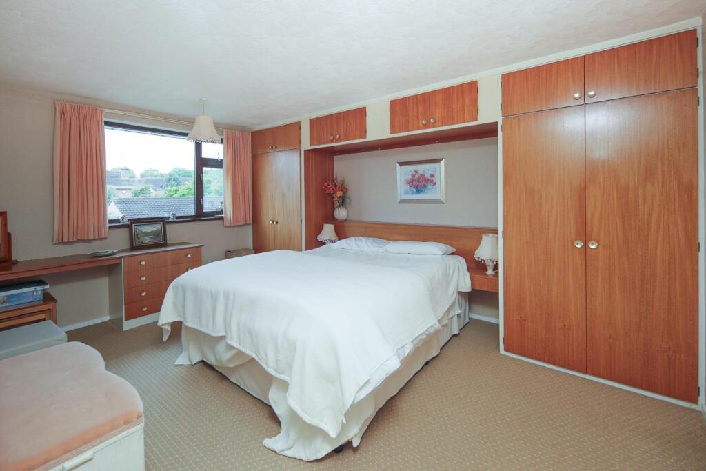 4 Brunel Close Cv31-13.jpg