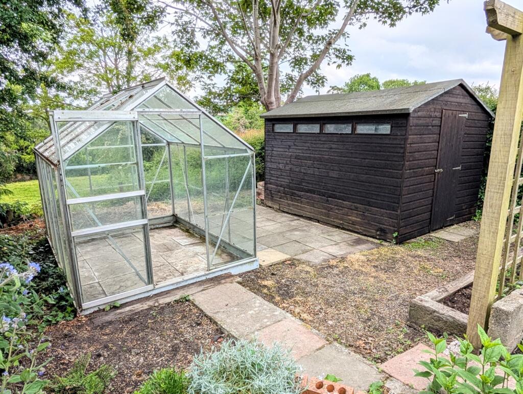 PXL_20250522_095336495.MP2