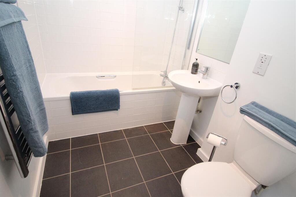 Bathroom.JPG