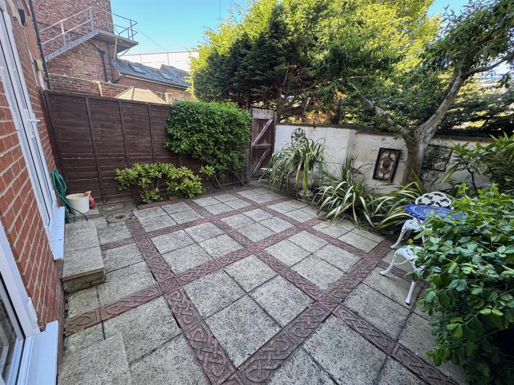 Garden 4.jpg