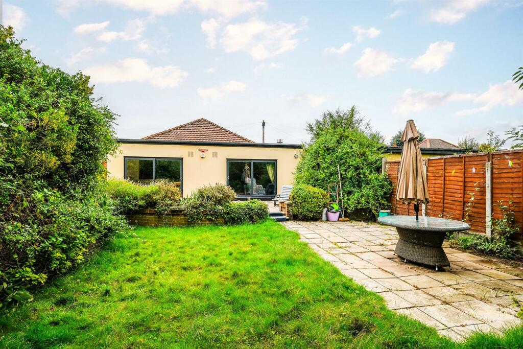 8 Burnham Road-36_web.jpg