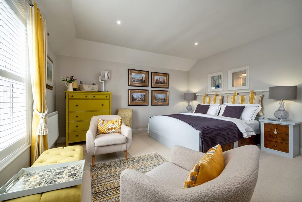 1440px-Elm Farm H...