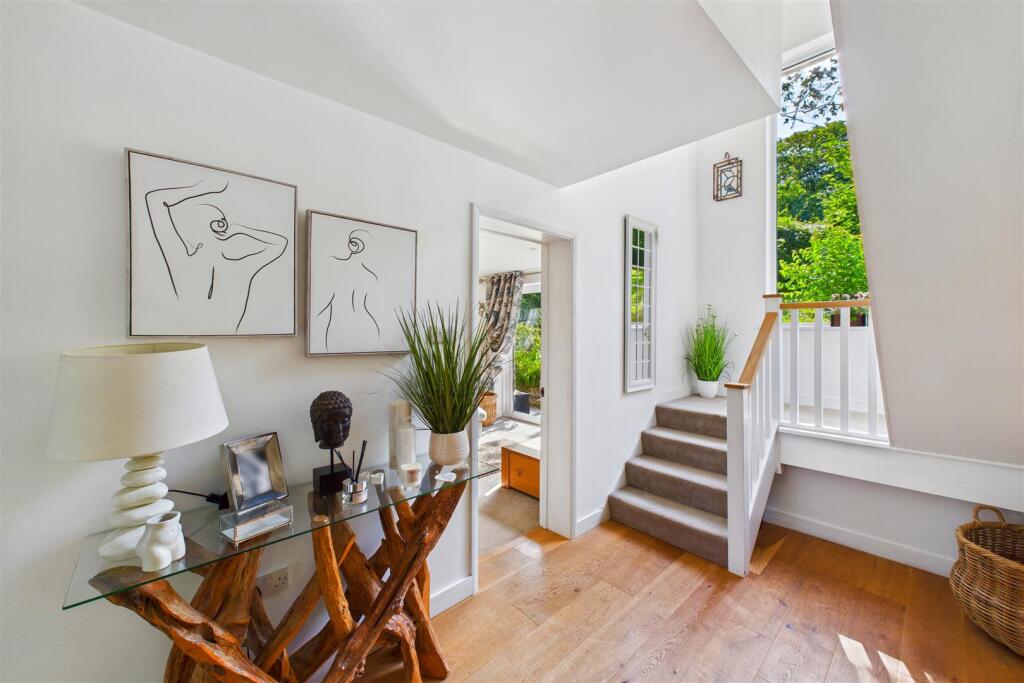 Entrance Hall to Snug