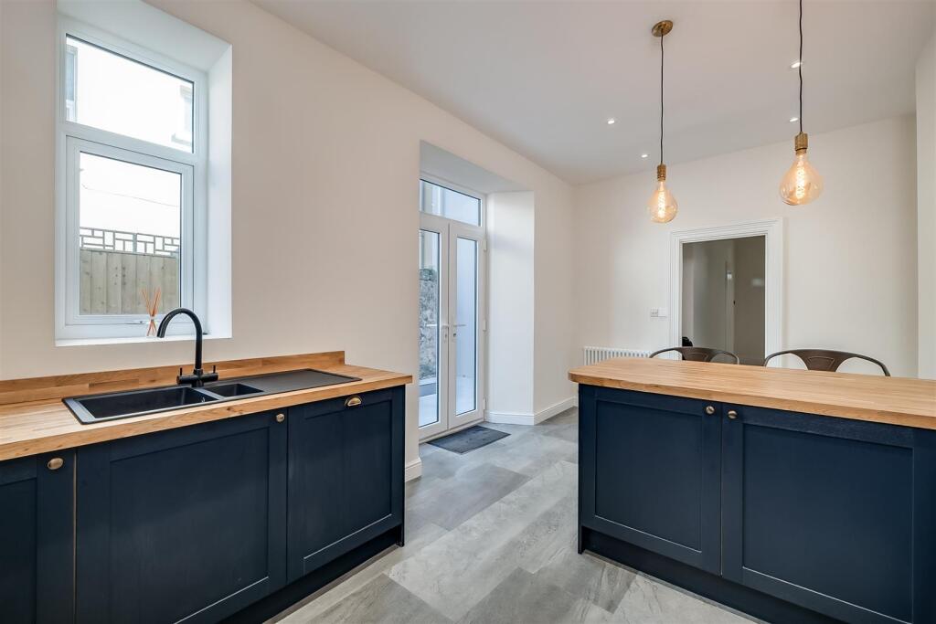 Kitchen/Breakfast Room 3