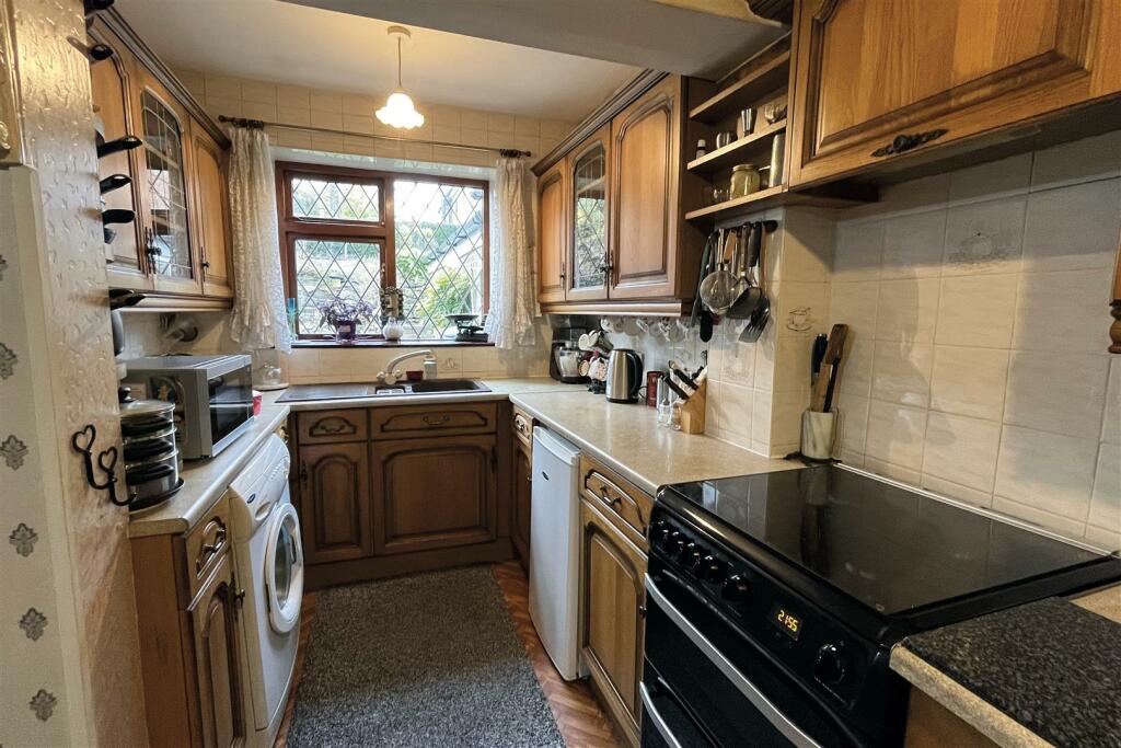 Kitchen_01.jpg