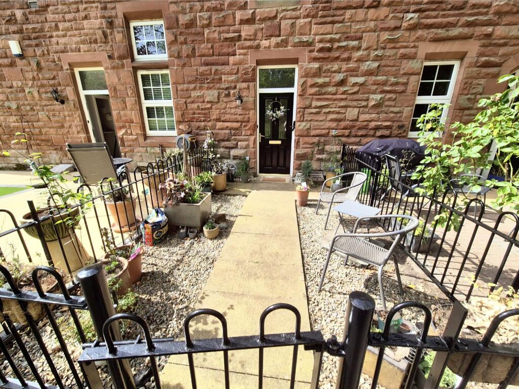 Front courtyard garden