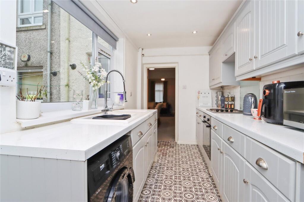 Kitchen Pic 2