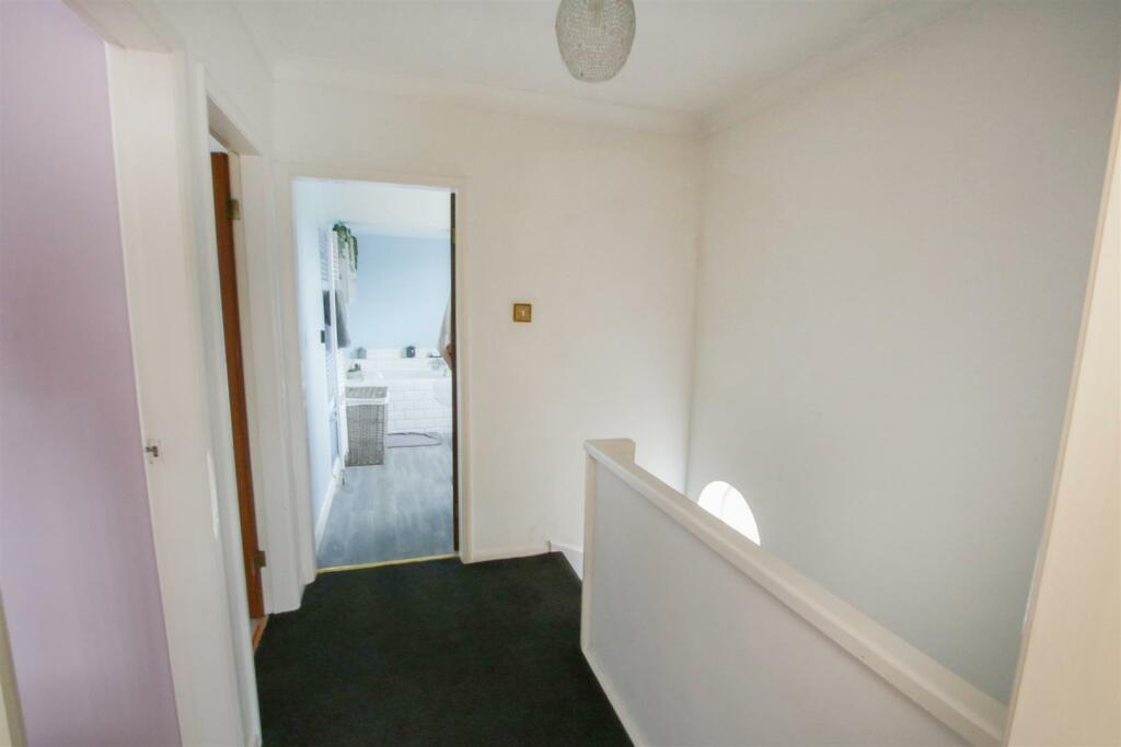 FIRST FLOOR LANDING
