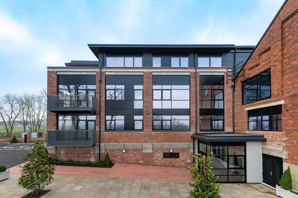 Rear Milthorpe Riverside Apartments