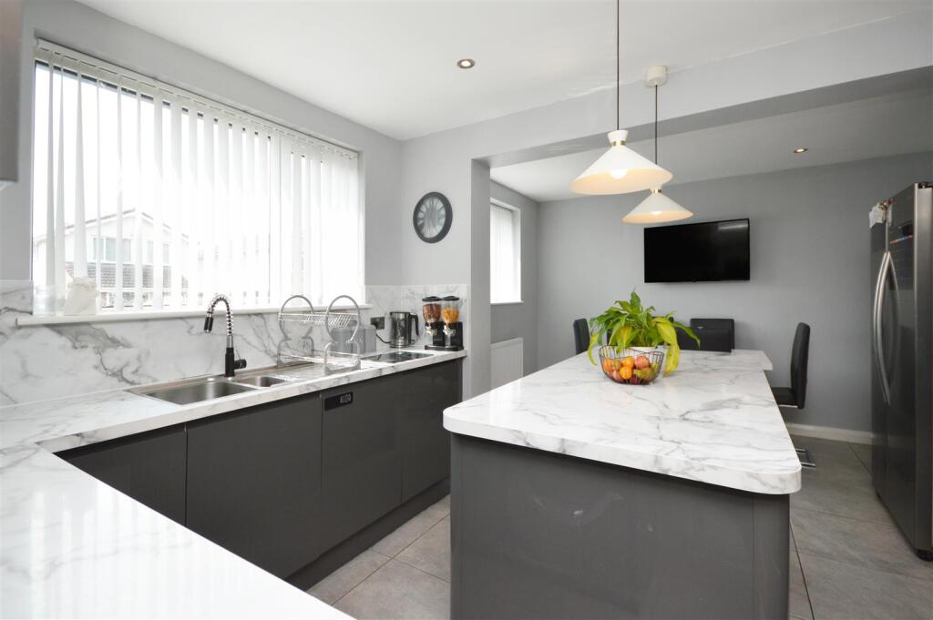 Kitchen / Diner / Family Room