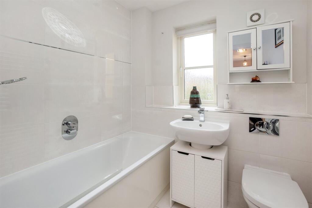 16 Porter Close-12.jpg