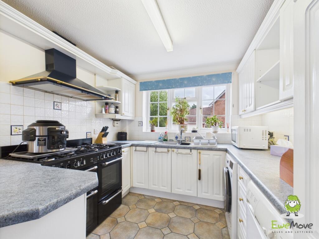 CAM03778G0-PR0261-STILL035