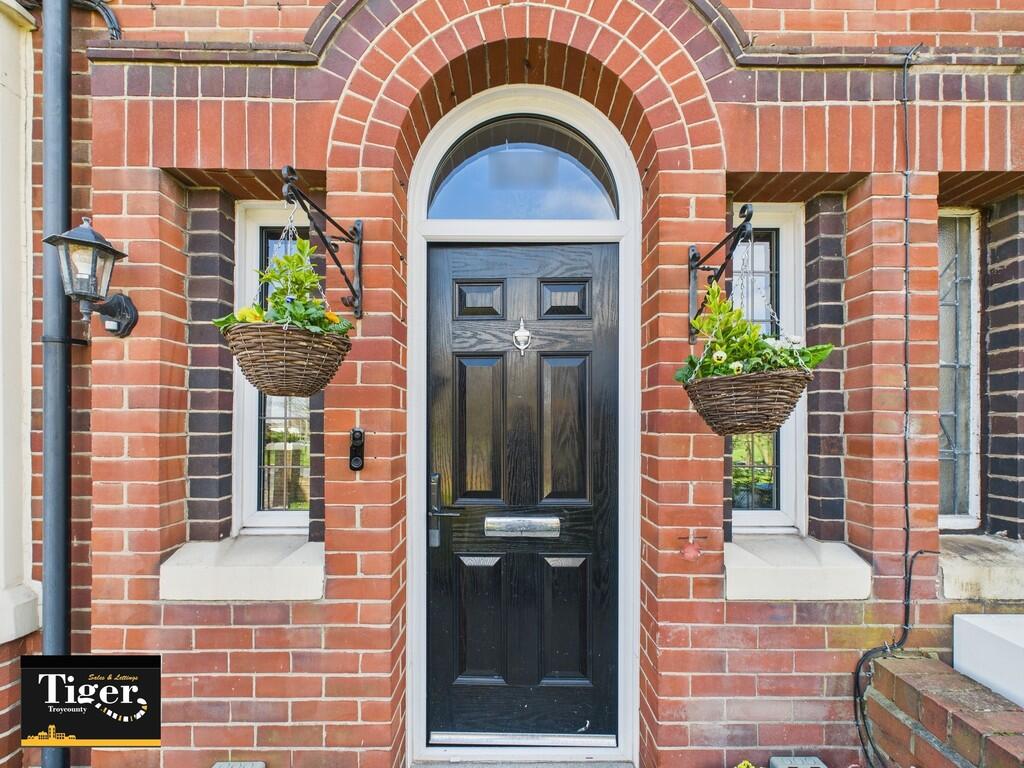 CAM02176G0-PR0528...