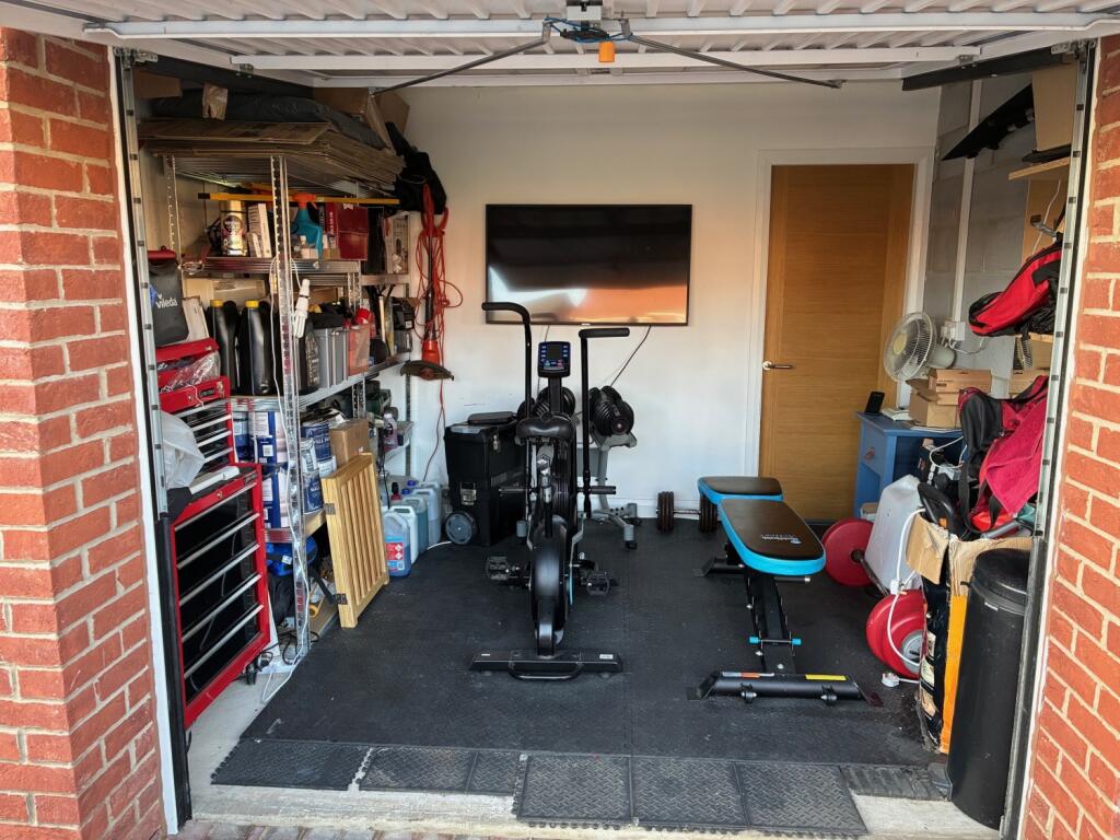 GARAGE