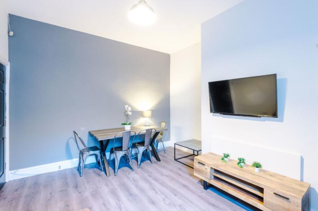 77DR - Living Area