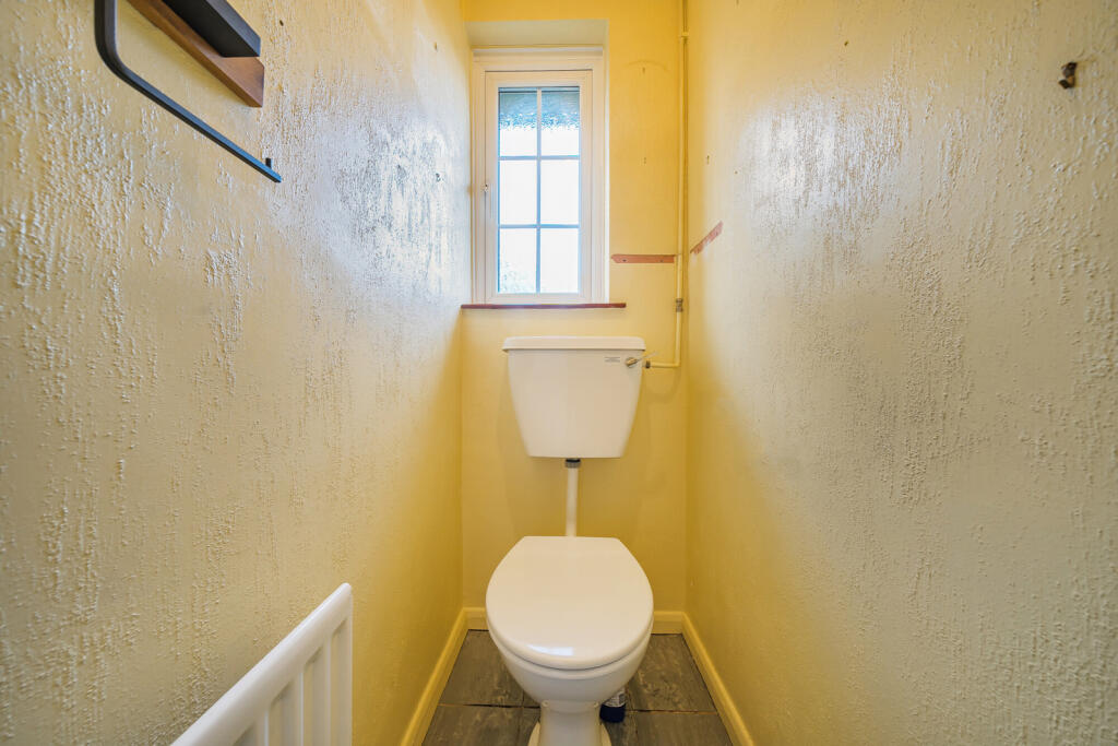 1386500-5-693807a...