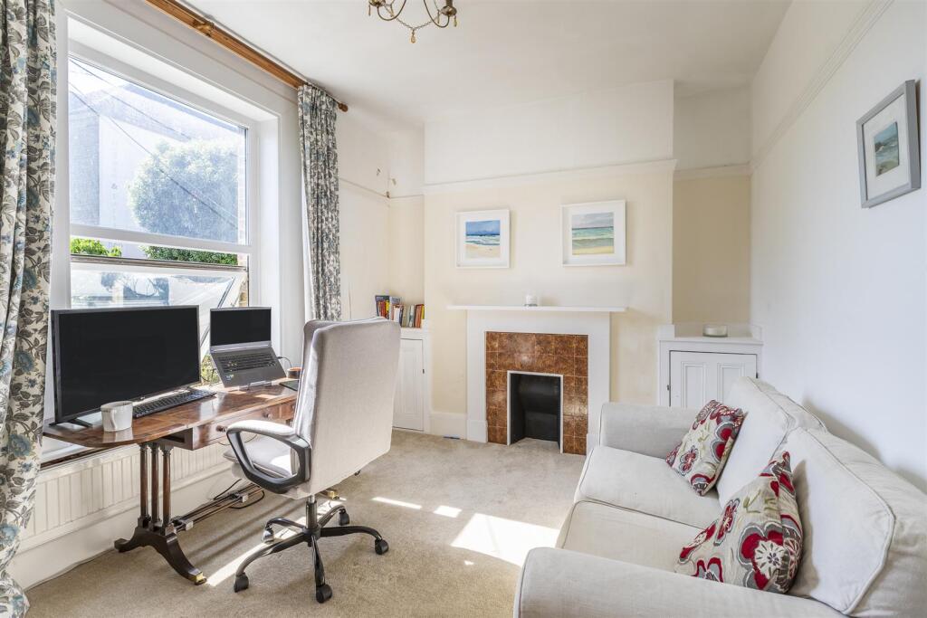 Drawing Room / Bedroom 4