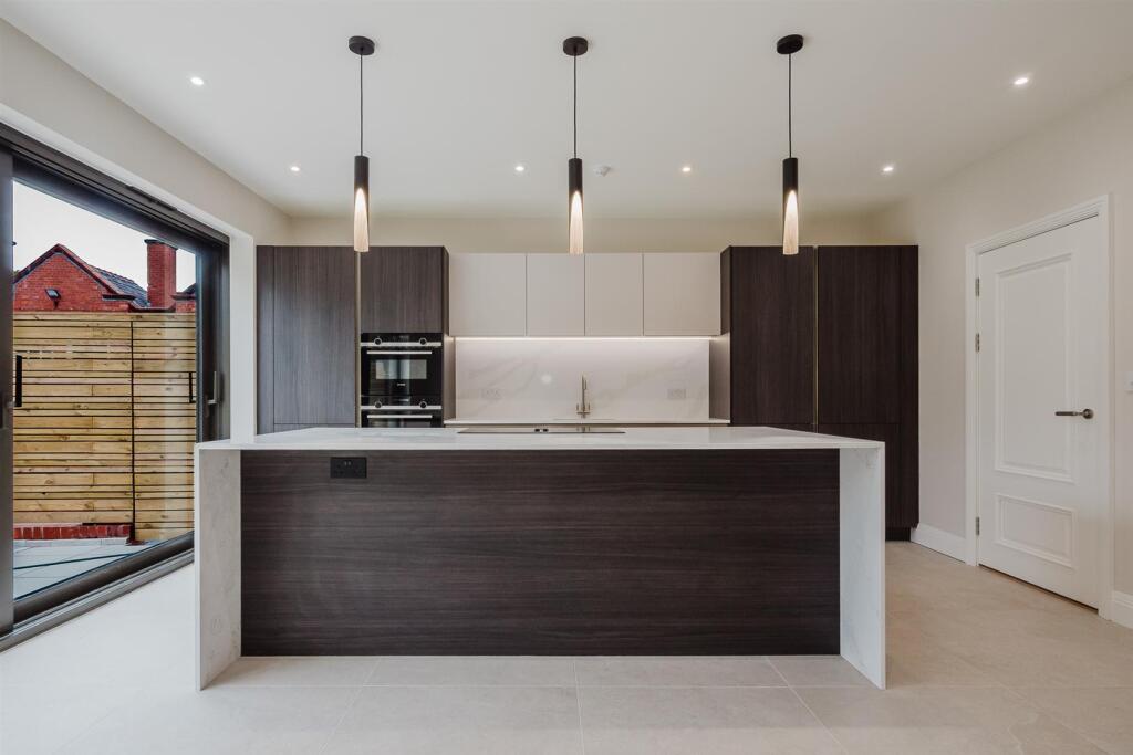 Live In Dining Kitchen