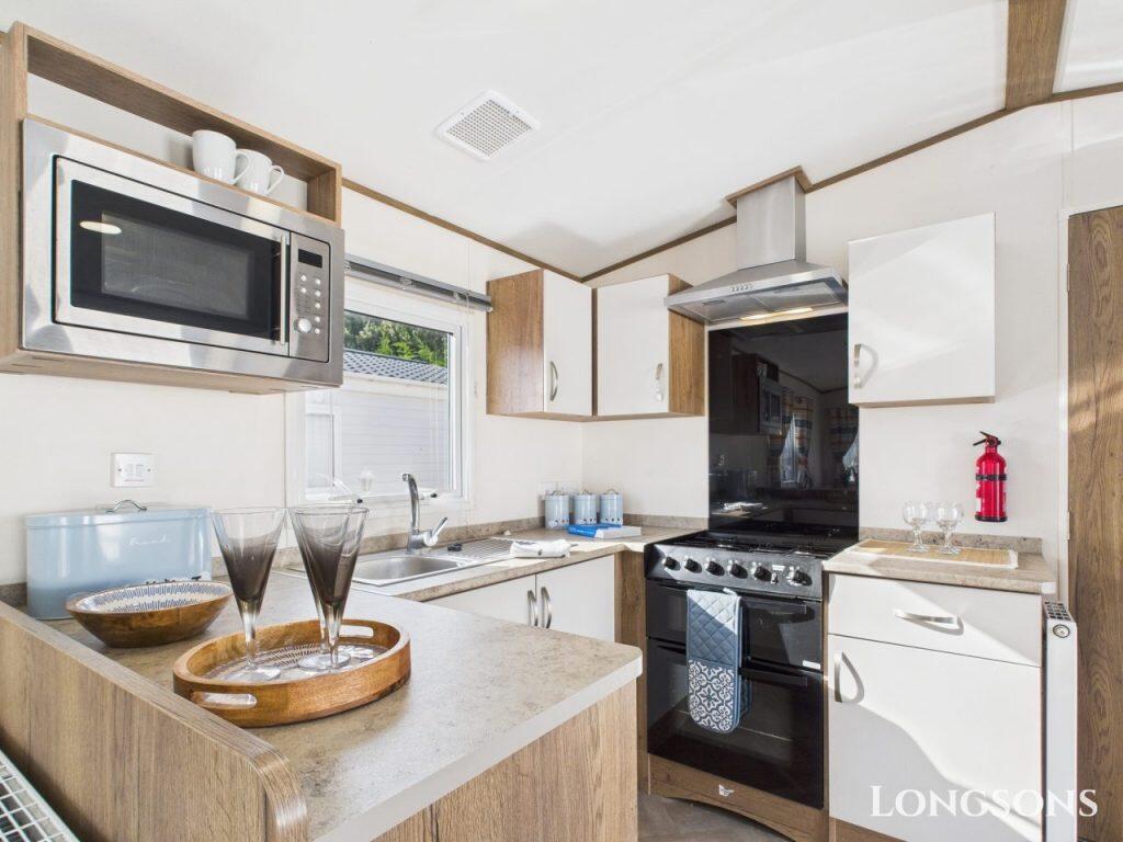 Cam02173g0 Pr0276 Still019